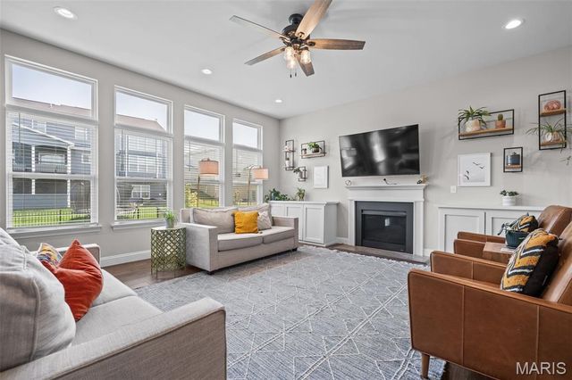 862 Topsfield Drive, Lake St Louis, MO 63367