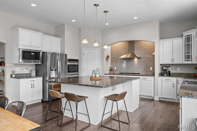 862 Topsfield Drive, Lake St Louis, MO 63367