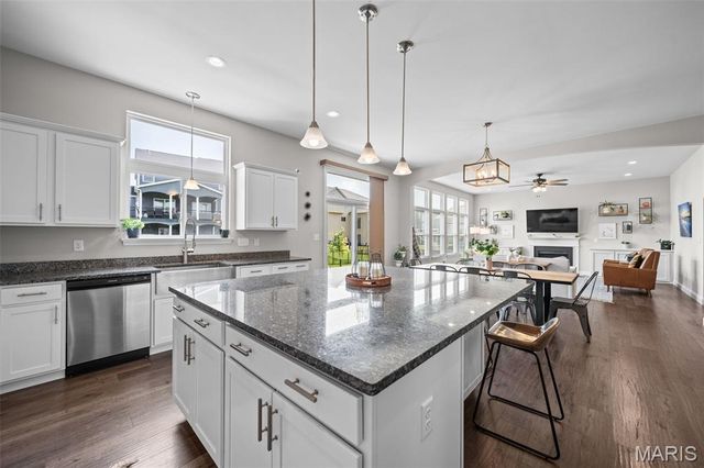 862 Topsfield Drive, Lake St Louis, MO 63367