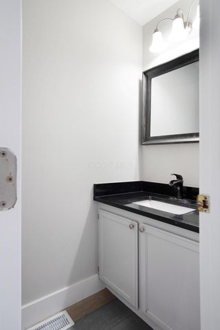 4253 Demorest Cove Court, Grove City, OH 43123