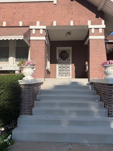 8139 S Carpenter Street, Chicago, IL 60620