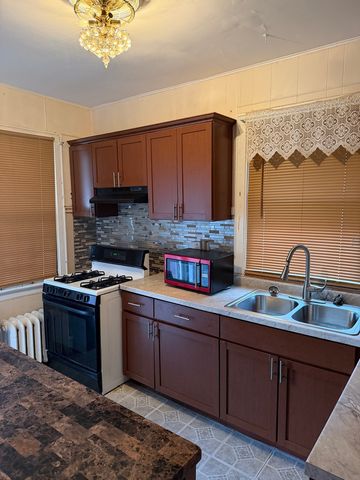 8139 S Carpenter Street, Chicago, IL 60620