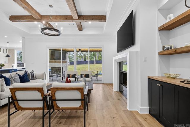 6105 Fait Road, Benton, AR 72019