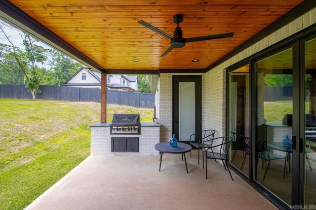 6105 Fait Road, Benton, AR 72019