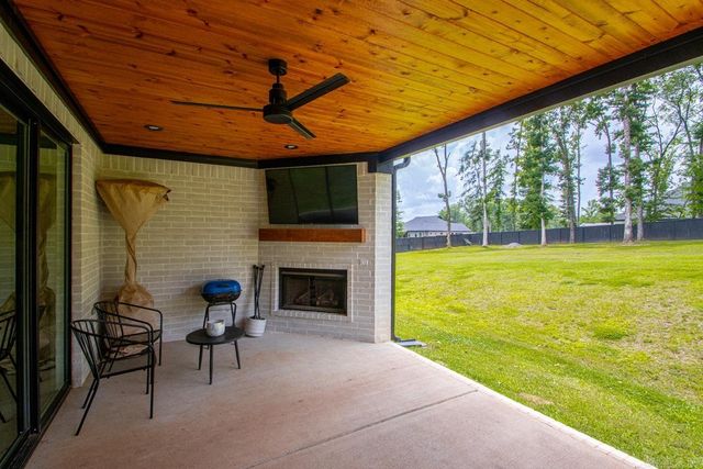 6105 Fait Road, Benton, AR 72019
