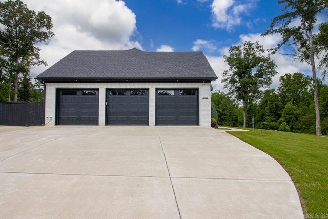 6105 Fait Road, Benton, AR 72019