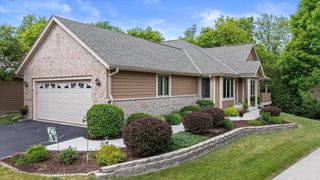 W243N2205 Deer Park COURT #B, Pewaukee, WI 53072