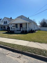 22 W 1st Street, Patchogue, NY 11772