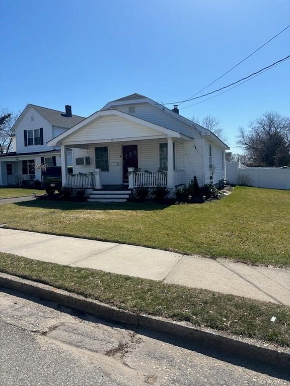 22 W 1st Street, Patchogue, NY 11772