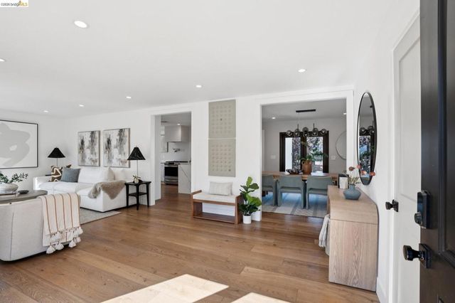 18977 Patton Dr, Castro Valley, CA 94546
