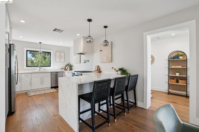 18977 Patton Dr, Castro Valley, CA 94546