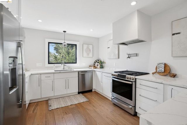 18977 Patton Dr, Castro Valley, CA 94546