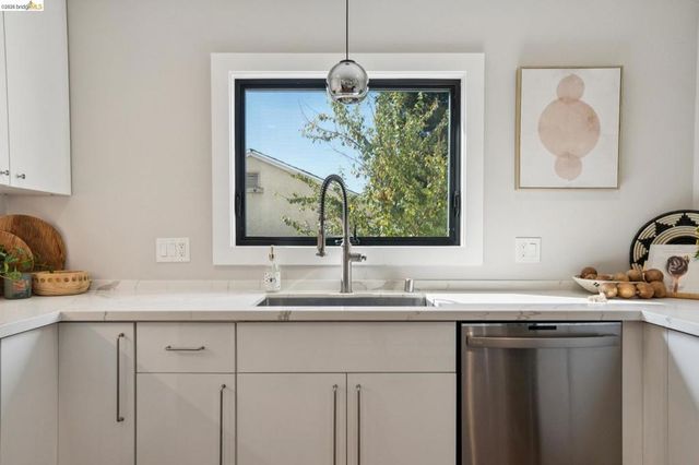 18977 Patton Dr, Castro Valley, CA 94546