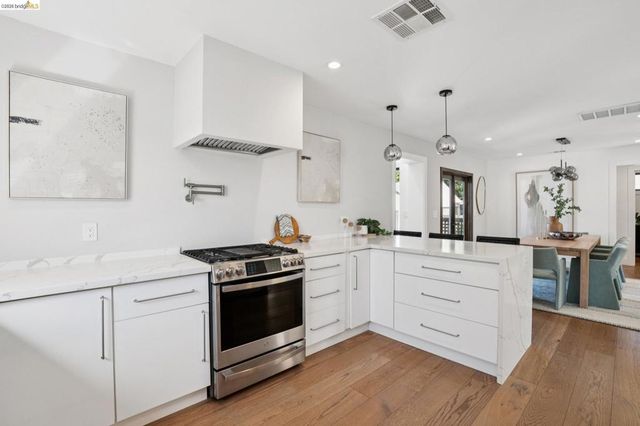 18977 Patton Dr, Castro Valley, CA 94546