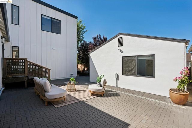 18977 Patton Dr, Castro Valley, CA 94546