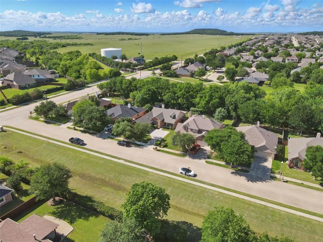 6008 Creekway Drive, Denton, TX 76226