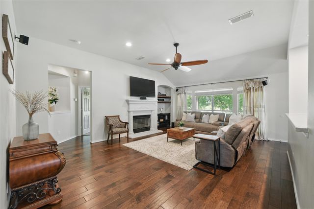 6008 Creekway Drive, Denton, TX 76226