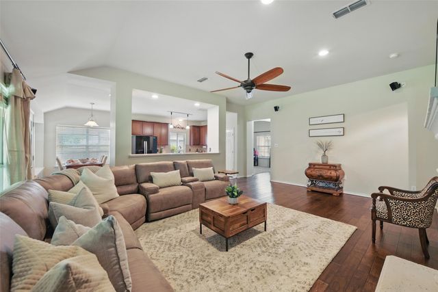 6008 Creekway Drive, Denton, TX 76226
