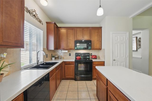 6008 Creekway Drive, Denton, TX 76226