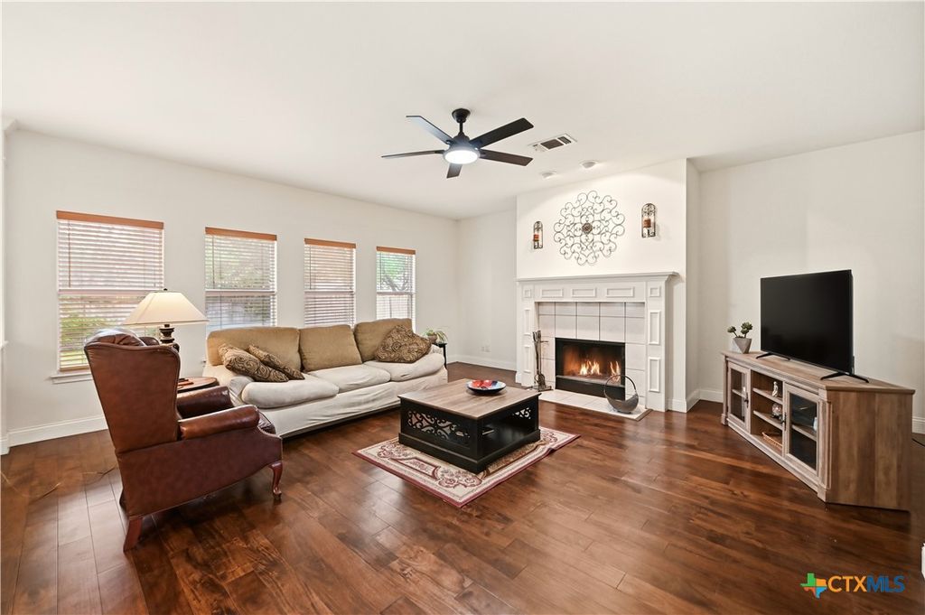 Image 4 of property listing at 12230 Stable Pass, San Antonio, TX 78249