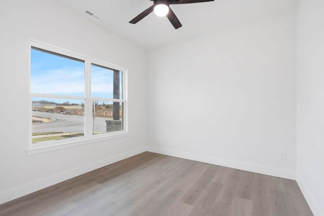 118 E Acacia Circle, Clever, MO 65631