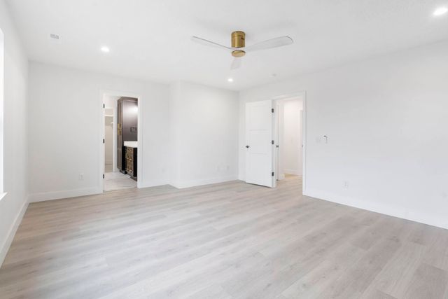 118 E Acacia Circle, Clever, MO 65631