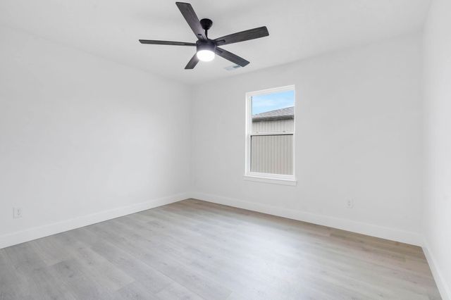 118 E Acacia Circle, Clever, MO 65631