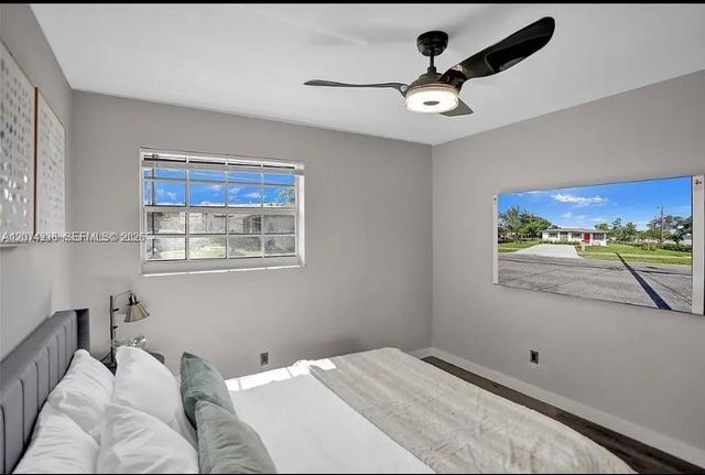302 NW 9th Street, Hallandale Beach, FL 33009