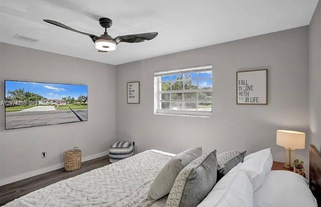 302 NW 9th Street, Hallandale Beach, FL 33009