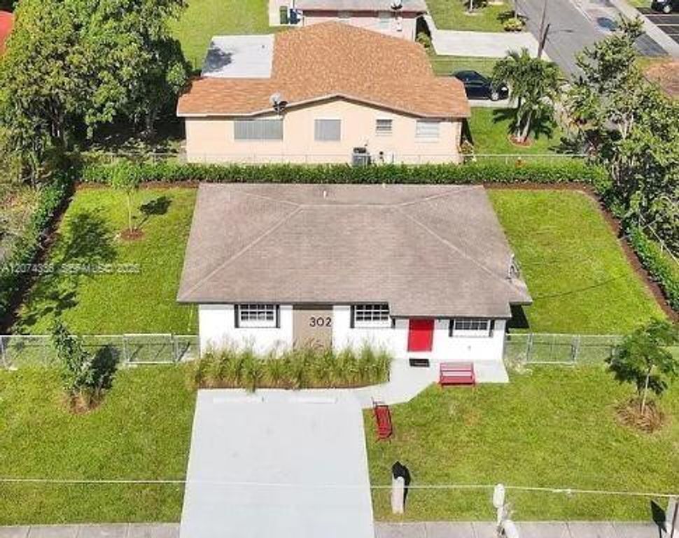 302 NW 9th Street, Hallandale Beach, FL 33009