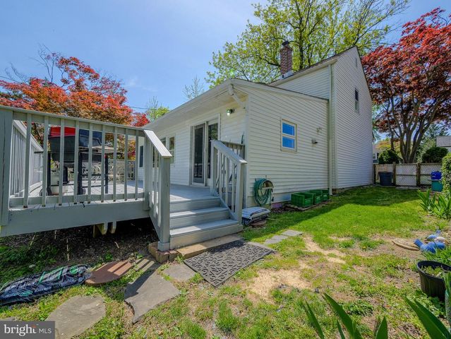 424 HOLMES RD, Morton, PA 19070