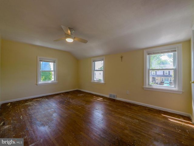 424 HOLMES RD, Morton, PA 19070