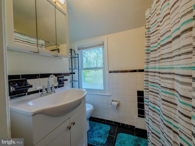 424 HOLMES RD, Morton, PA 19070