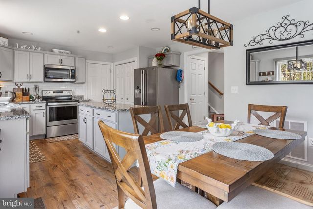 385 BARCLAY DR, Red Lion, PA 17356