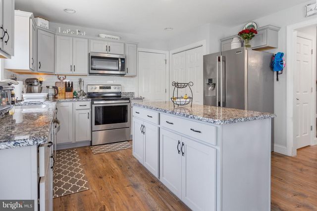 385 BARCLAY DR, Red Lion, PA 17356