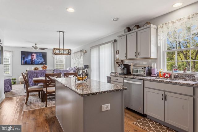 385 BARCLAY DR, Red Lion, PA 17356