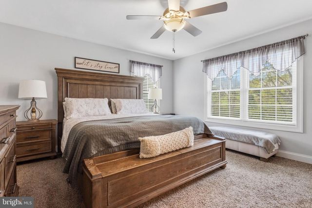 385 BARCLAY DR, Red Lion, PA 17356