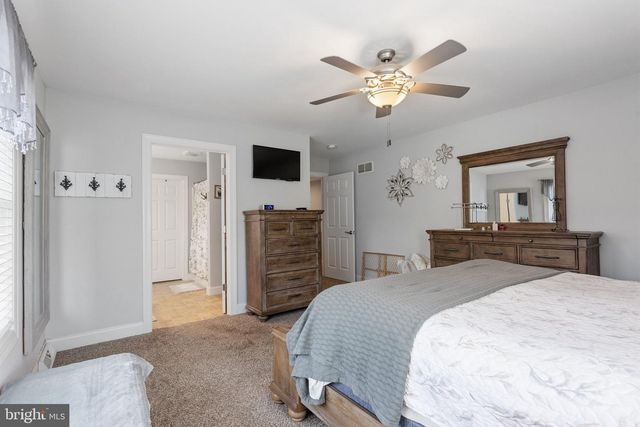 385 BARCLAY DR, Red Lion, PA 17356