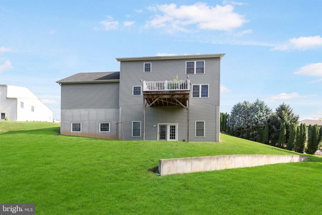 385 BARCLAY DR, Red Lion, PA 17356