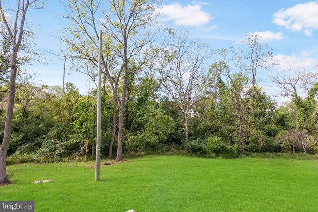 385 BARCLAY DR, Red Lion, PA 17356