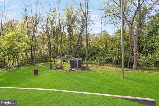 385 BARCLAY DR, Red Lion, PA 17356