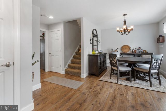 385 BARCLAY DR, Red Lion, PA 17356