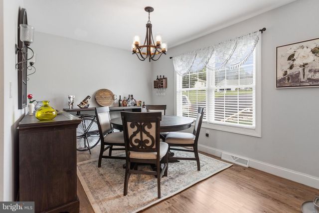 385 BARCLAY DR, Red Lion, PA 17356