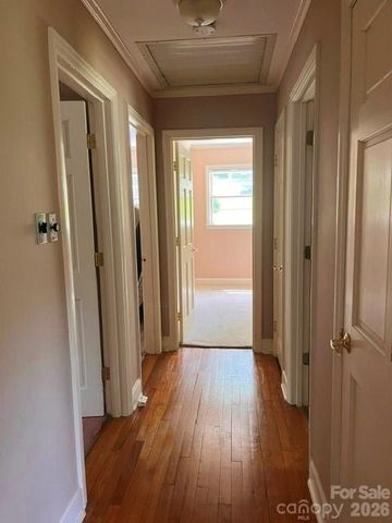 14 Valle Vista Drive, Asheville, NC 28804