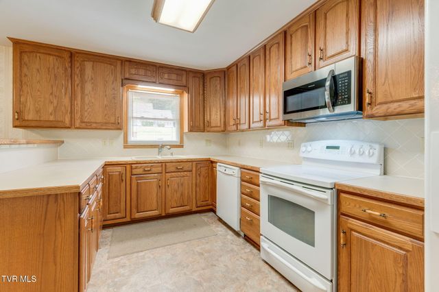1763 Sylvan Hill Road, Elizabethton, TN 37643