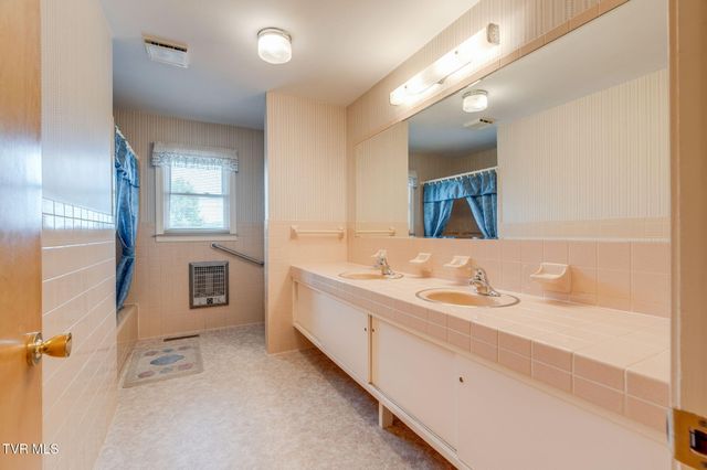1763 Sylvan Hill Road, Elizabethton, TN 37643