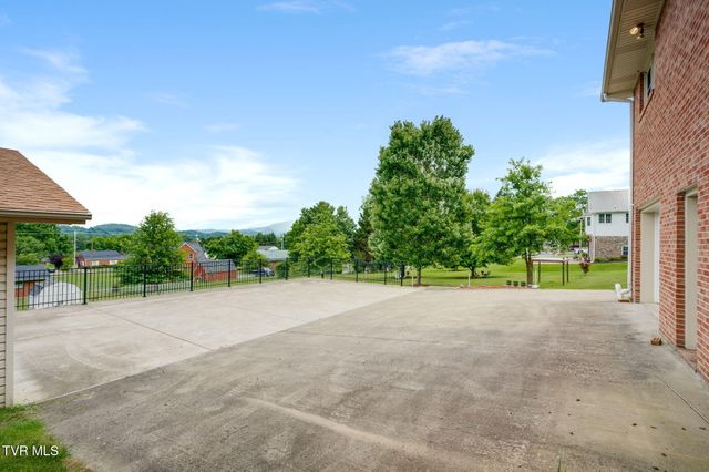 1763 Sylvan Hill Road, Elizabethton, TN 37643