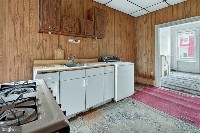 2911 W SUSQUEHANNA AVE, Philadelphia, PA 19121
