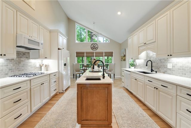 107 Lindos Drive, Seneca, SC 29672
