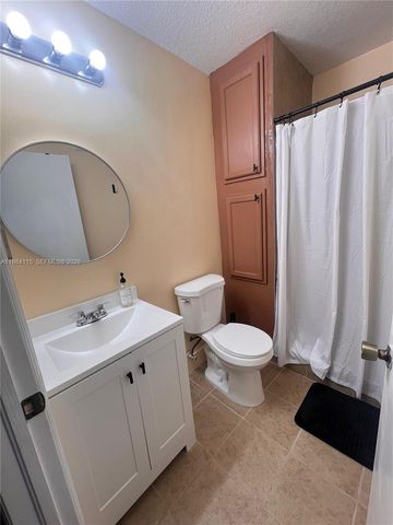 975 NE 33rd Terrace 203, Homestead, FL 33033